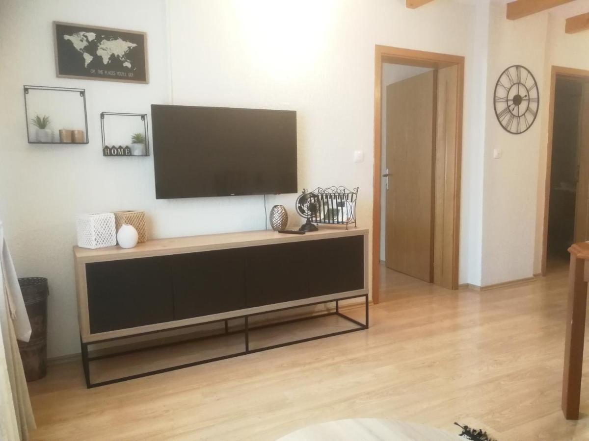 Apartmant & Room Bruna Drežnik Grad Eksteriør bilde