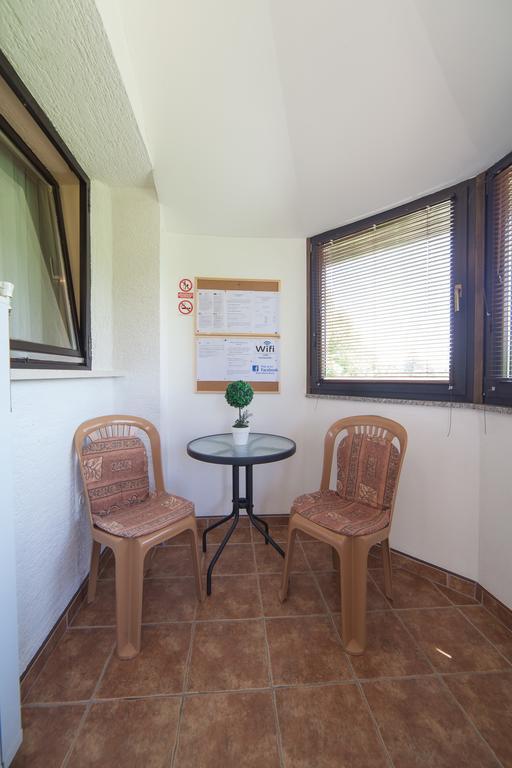 Apartmant & Room Bruna Drežnik Grad Eksteriør bilde