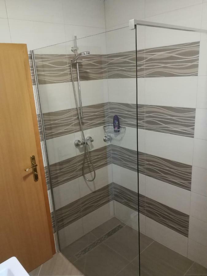Apartmant & Room Bruna Drežnik Grad Eksteriør bilde